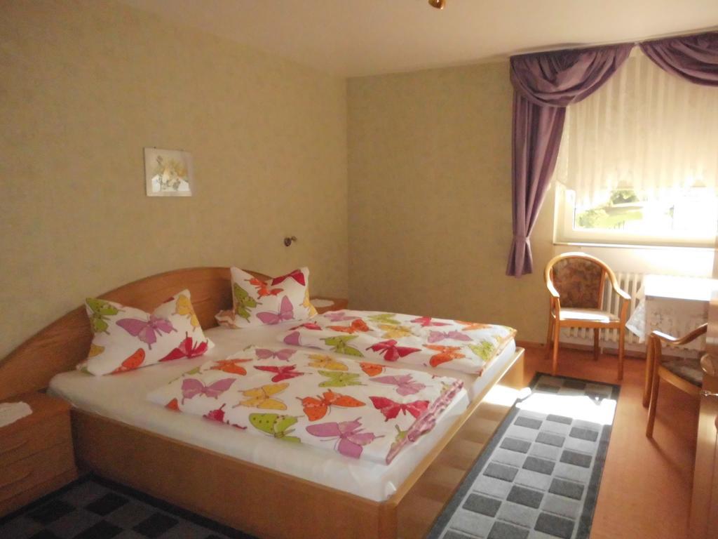 Hotel Garni Am Heuberg Eschwege Esterno foto